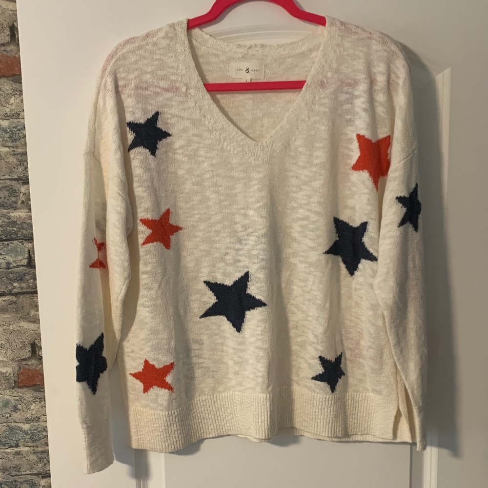 Lou & Grey Cream V-Neck Sweater with Star Pattern